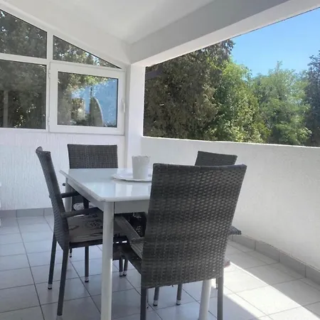 Appartement Nela *